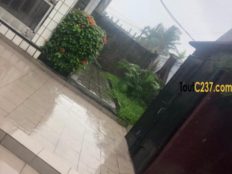 Vaste duplex à louer à Bonamoussadi Douala