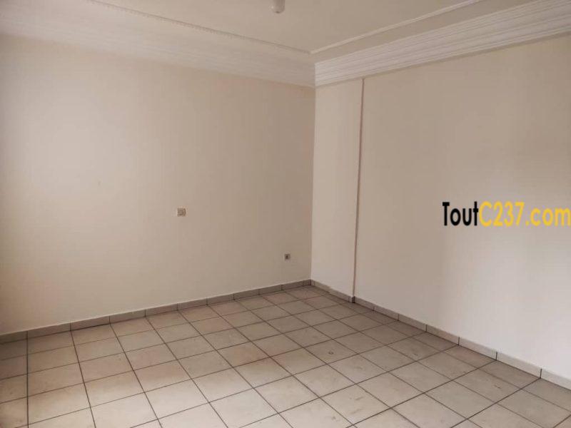 Appartement à louer à Akwa, Douala