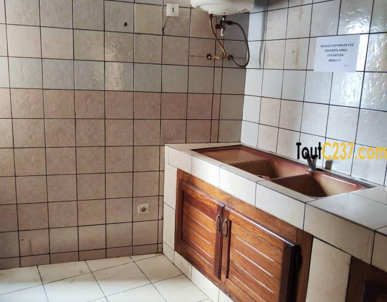 Appartement à louer à Akwa, Douala