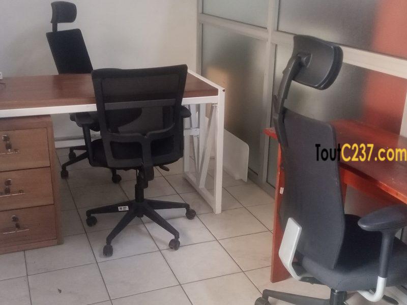 Bureau équipé à louer à Bonamoussadi