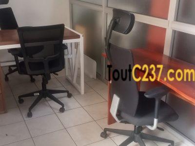 Bureau équipé à louer à Bonamoussadi