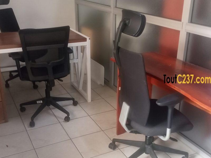 Bureau équipé à louer à Bonamoussadi