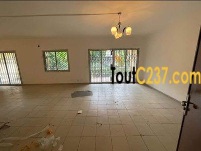 Appartement à louer à Bonapriso Douala