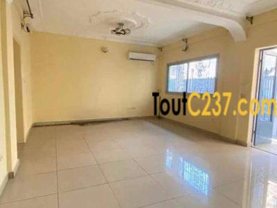 Appartement à louer à Bonapriso