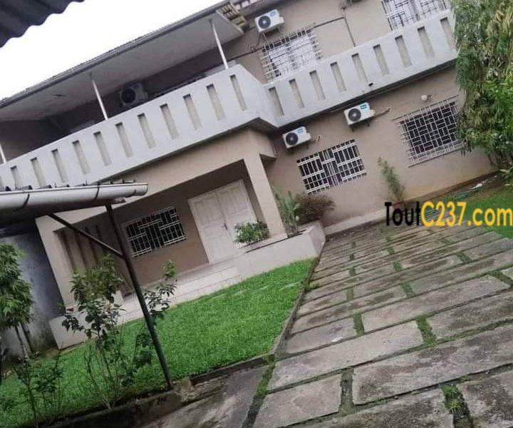 Duplex à louer à Bonapriso Douala