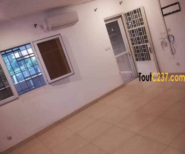 Duplex à louer à Bonapriso Douala