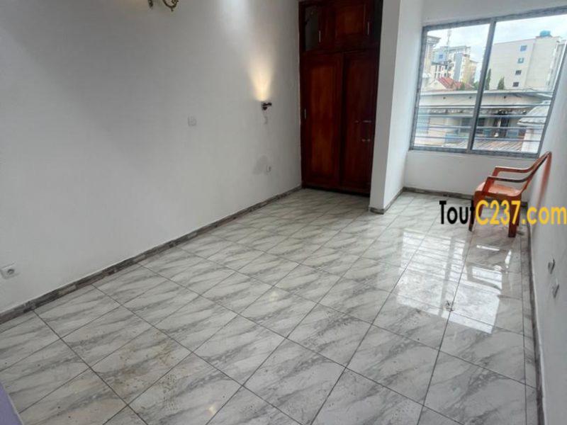 Appartement à louer à Bonapriso Douala