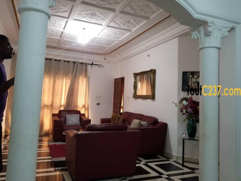Duplex à louer à Logpom, Douala