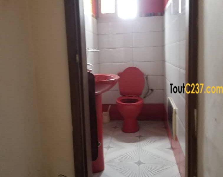Duplex à louer à Logpom, Douala