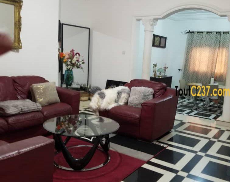 Duplex à louer à Logpom, Douala