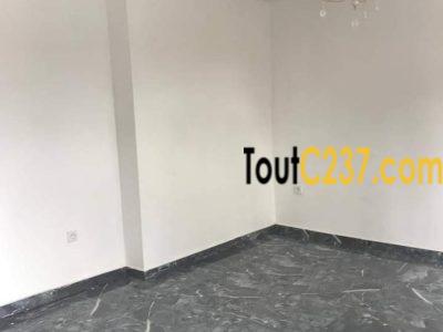 Appartement à louer à New Bell (gangue)