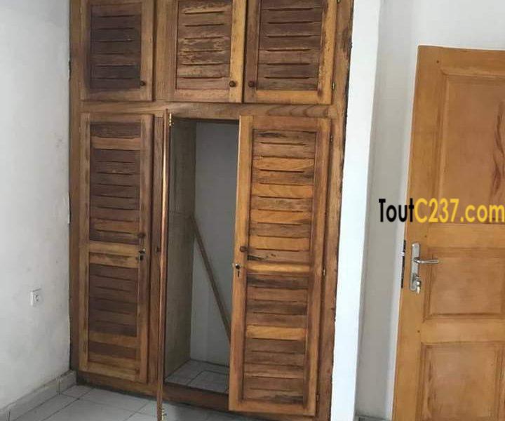 Appartement à louer à New Bell (gangue)