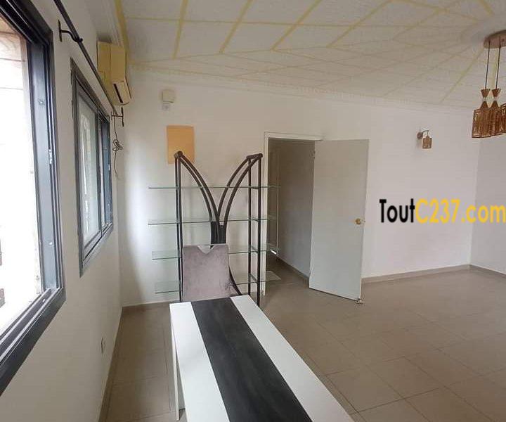 Appartement à louer à Bonapriso Douala