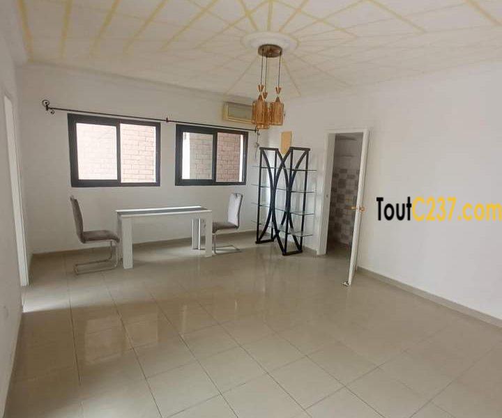 Appartement à louer à Bonapriso Douala