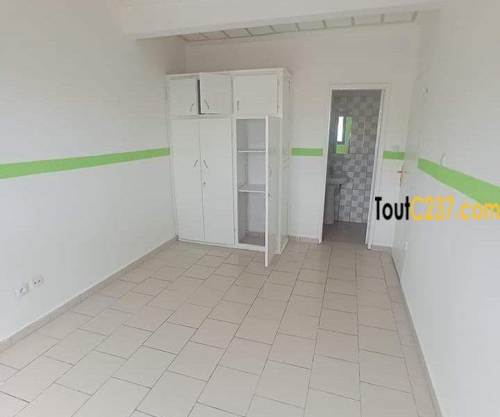 Appartement à louer à Bonapriso Douala