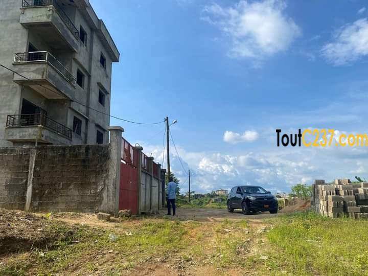 Terrain à vendre à Lendi, (rue commissaire)