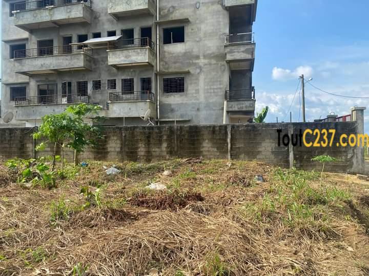 Terrain à vendre à Lendi, (rue commissaire)