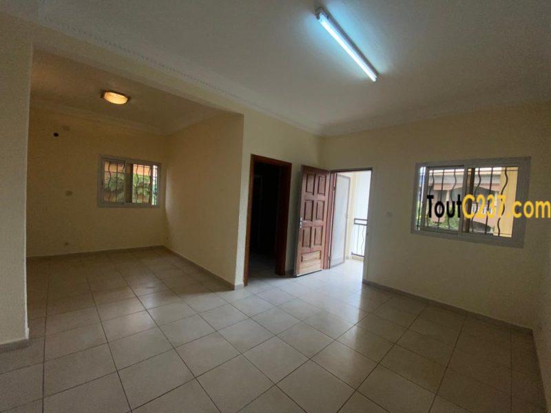 Très joli duplex à louer à Makepe Douala
