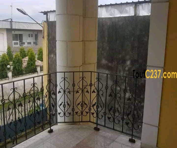 Duplex à louer à Bonapriso Douala