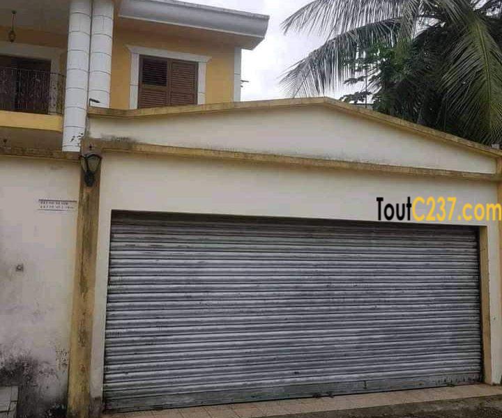 Duplex à louer à Bonapriso Douala