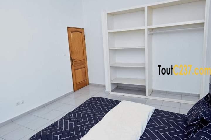 Maison avec piscine à louer à Bonapriso