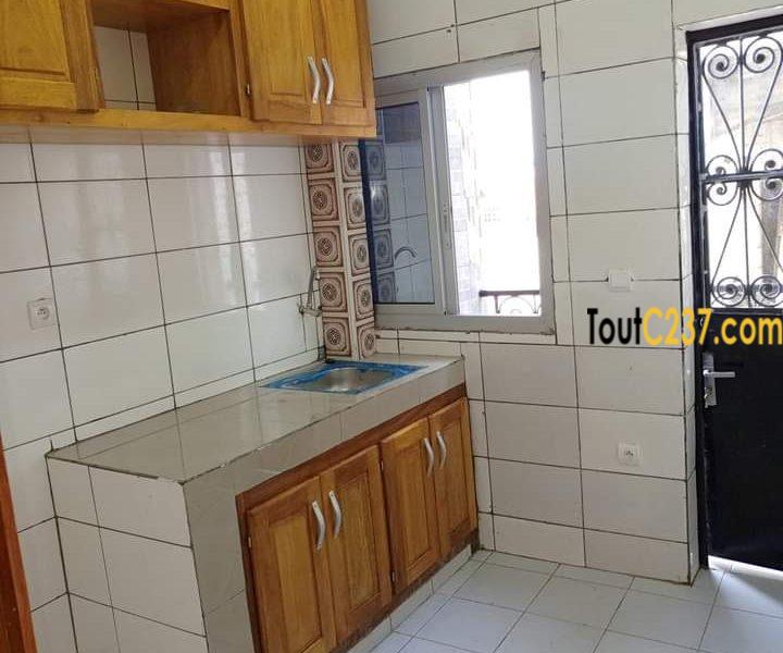 Appartement à louer à Logpom, Douala