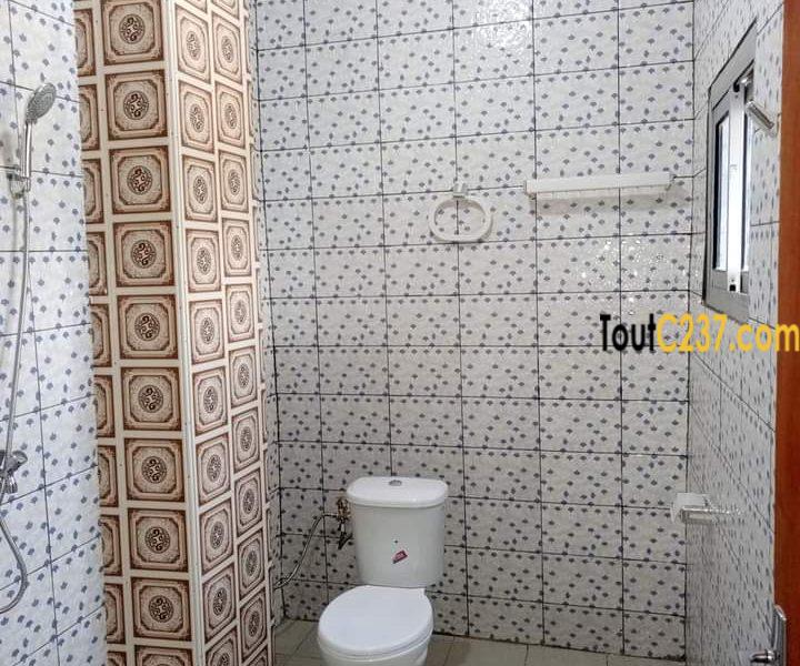 Appartement à louer à Logpom, Douala