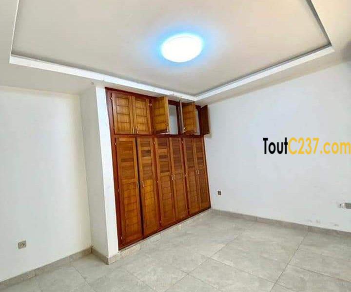Appartement neuf à louer à Bonamoussadi Douala