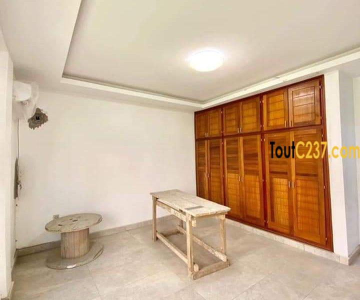 Appartement neuf à louer à Bonamoussadi Douala