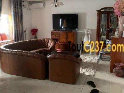 Villa à louer à Logpom Douala