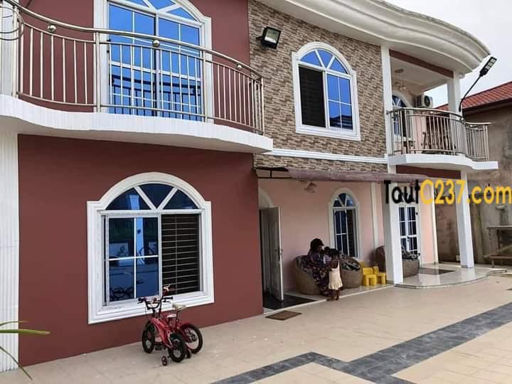 Duplex à vendre à Bonamoussadi Douala