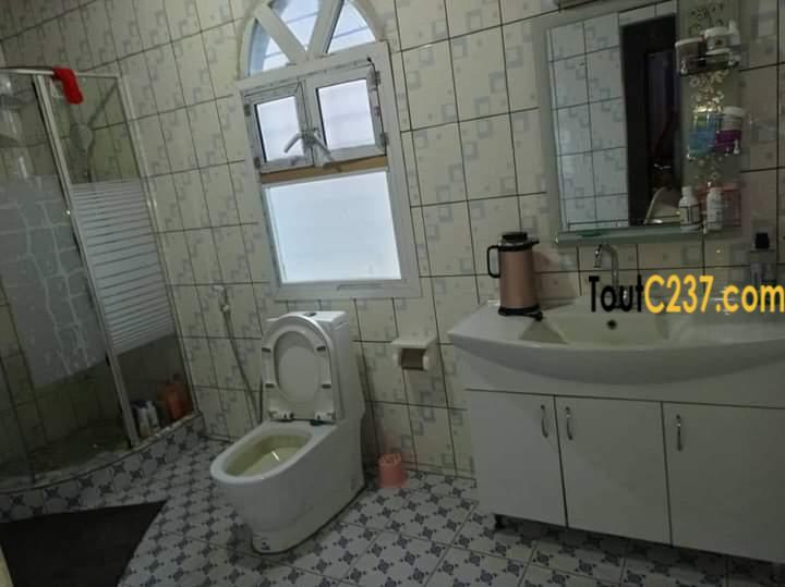 Duplex à vendre à Bonamoussadi Douala