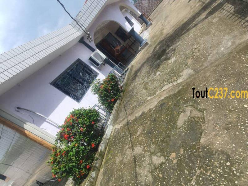 Vaste duplex à louer à Logbessou (Le bon)