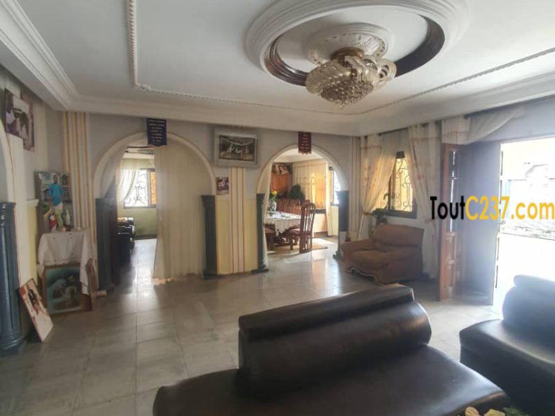 Vaste duplex à louer à Logbessou (Le bon)