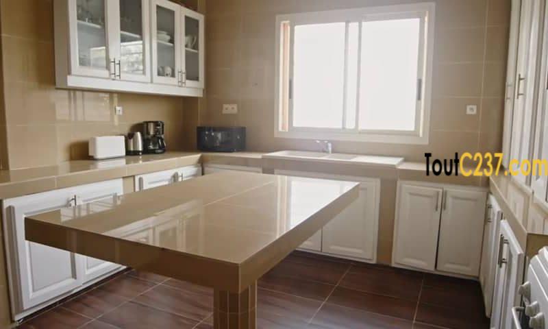 Vaste appartement à Louer à Bonanjo,, Douala