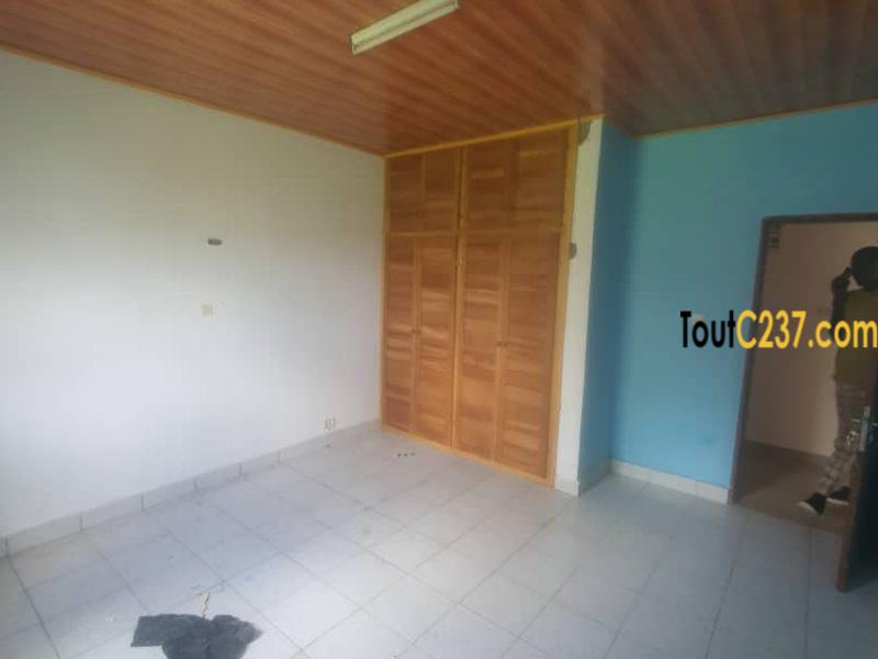 Aappartement entrée seule à louer à Logpom