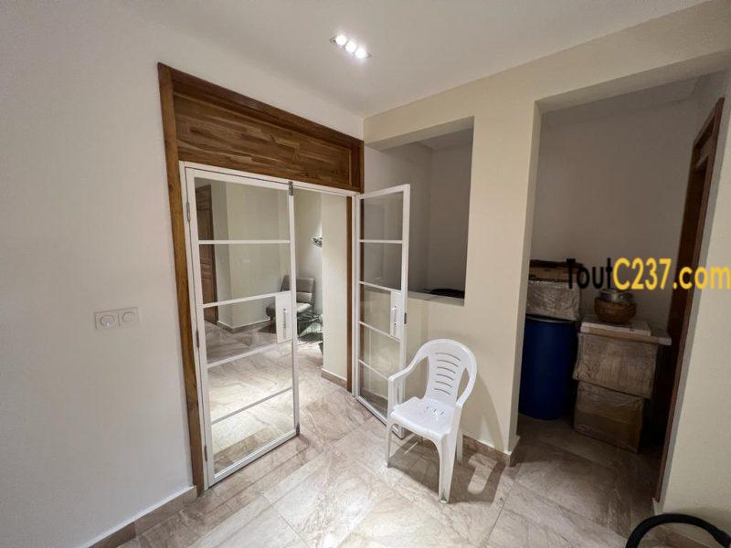 Duplex à louer à Bonaberi, Douala