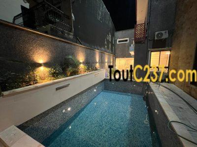 Duplex à louer à Bonaberi, Douala