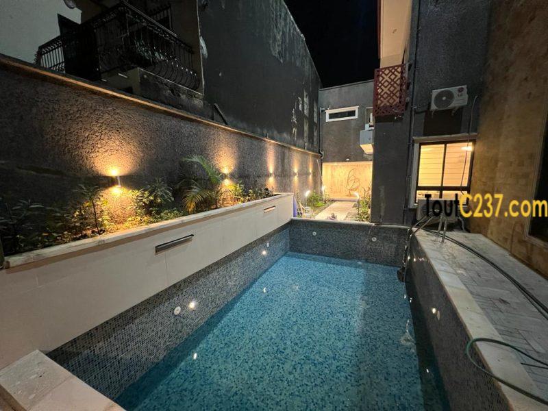 Duplex à louer à Bonaberi, Douala