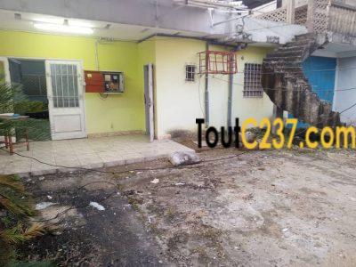 Villa sic à louer à Makepe, Douala