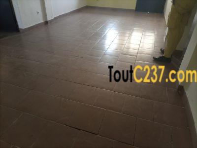 Appartement neuf à louer à Logbessou en face iuc