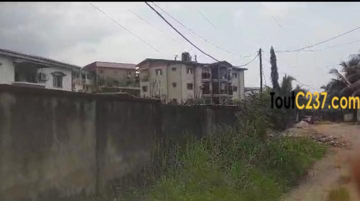 Terrain de 403m² à vendre à Makepe Bloc L
