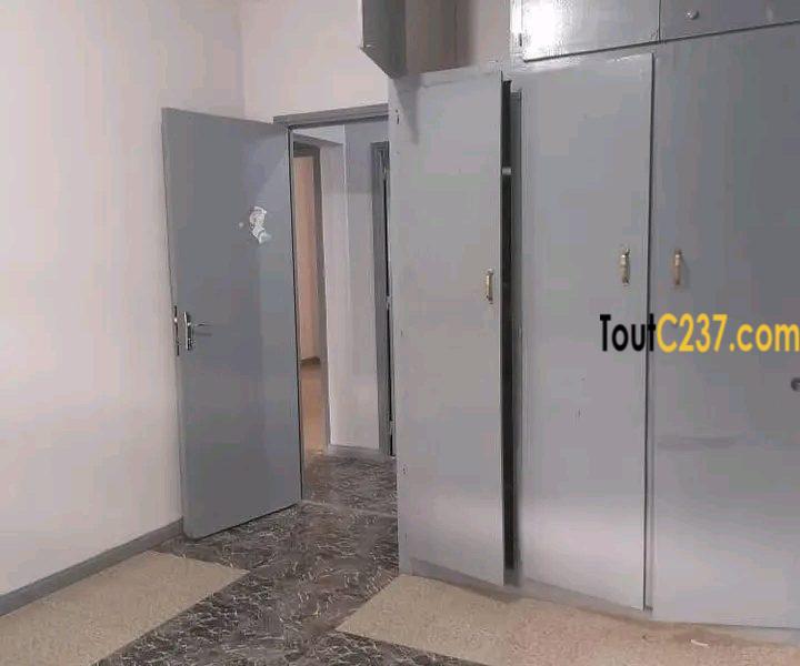 Très belle villa sic à louer à Bonamoussadi