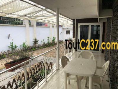 Villa de 3 chambres a louer à Bonapriso