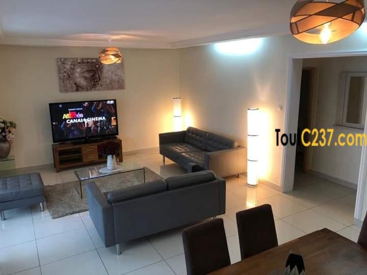 Villa de 3 chambres a louer à Bonapriso