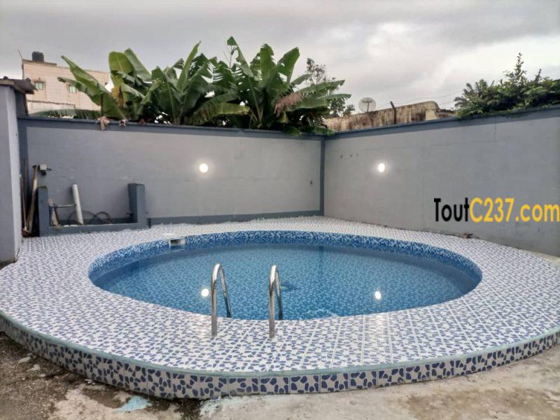 Maison sic meublée à louer à Makepe Douala