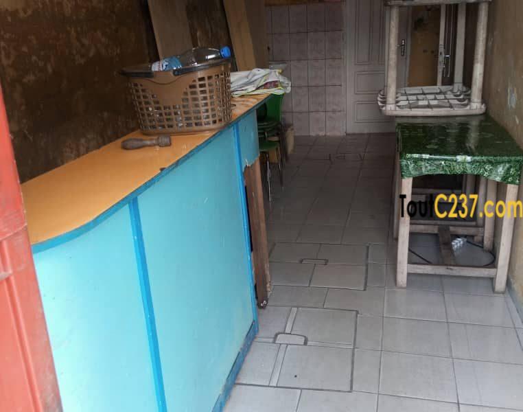Espace commercial à louer à Bonapriso, Douala