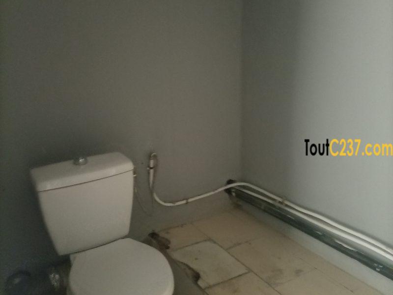 Local commercial à louer à Makepe