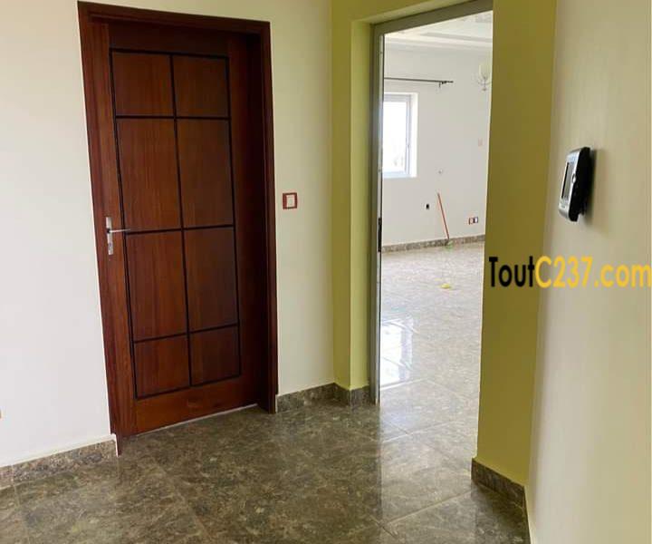 Appartement à louer à Makepe BM
