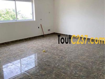 Appartement à louer à Makepe BM